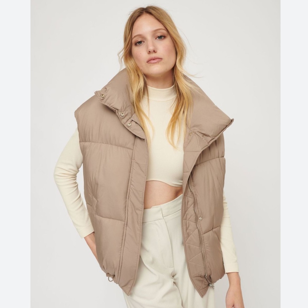 Go.G.G. Puffer Vest in Oat | NWT